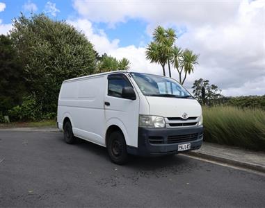 2009 Toyota Hiace - Thumbnail