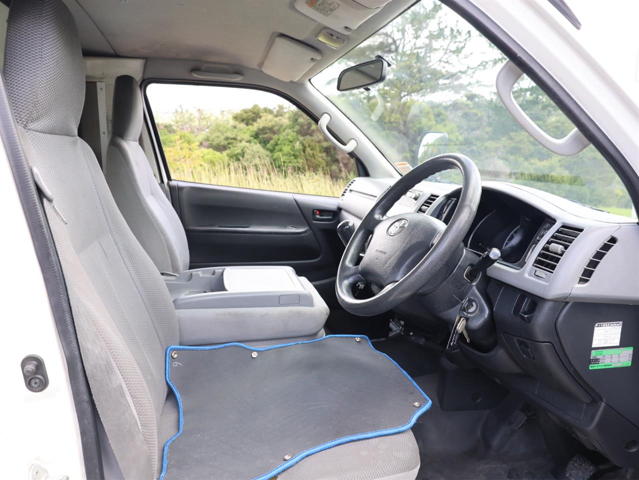 2009 Toyota Hiace