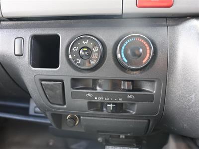 2009 Toyota Hiace - Thumbnail