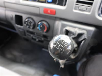 2009 Toyota Hiace - Thumbnail