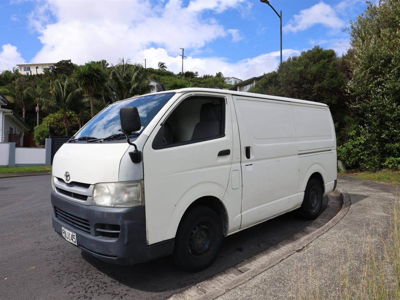 2009 Toyota Hiace