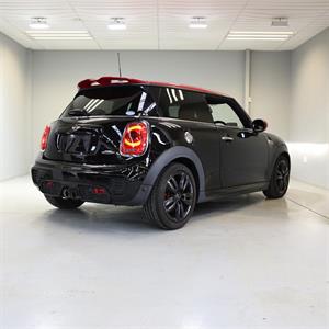 2018 Mini Cooper - Thumbnail
