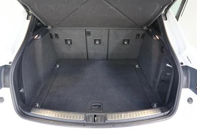 2016 Porsche Macan - Thumbnail