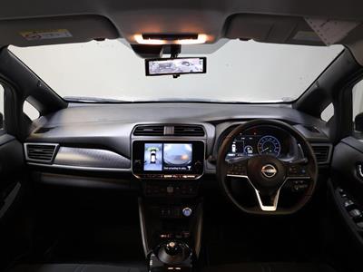 2022 Nissan Leaf - Thumbnail