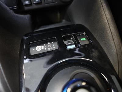 2022 Nissan Leaf - Thumbnail