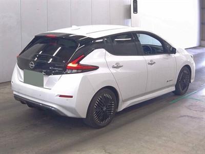 2022 Nissan Leaf - Thumbnail