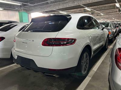 2015 Porsche Macan - Thumbnail
