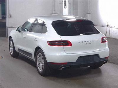 2015 Porsche Macan - Thumbnail