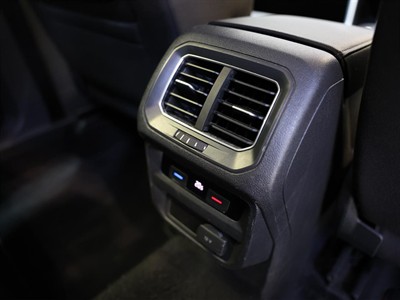 2017 Volkswagen Tiguan - Thumbnail