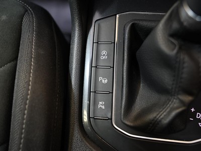 2017 Volkswagen Tiguan - Thumbnail