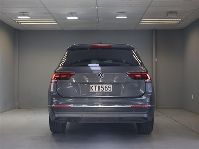 2017 Volkswagen Tiguan - Thumbnail