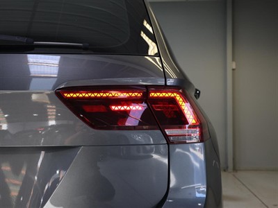 2017 Volkswagen Tiguan - Thumbnail