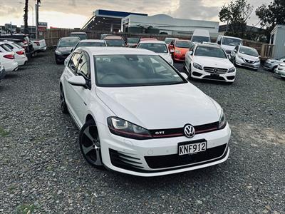 2015 Volkswagen Golf - Thumbnail