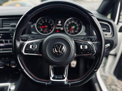 2015 Volkswagen Golf - Thumbnail