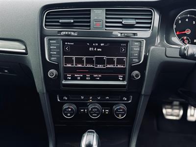 2015 Volkswagen Golf - Thumbnail