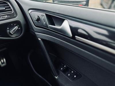 2015 Volkswagen Golf - Thumbnail