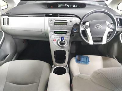 2013 Toyota Prius - Thumbnail