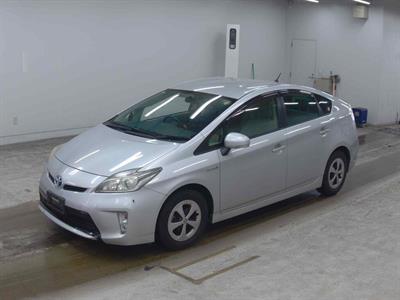 2013 Toyota Prius - Thumbnail