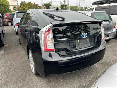 2014 Toyota Prius - Thumbnail
