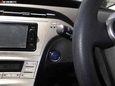 2014 Toyota Prius - Thumbnail