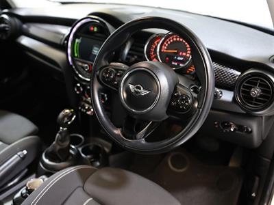 2017 Mini Cooper - Thumbnail
