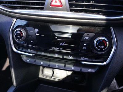 2020 Hyundai Santa Fe - Thumbnail