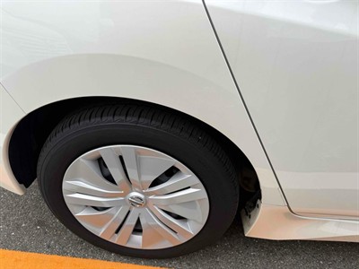2019 Nissan Leaf - Thumbnail