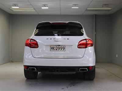 2014 Porsche Cayenne - Thumbnail
