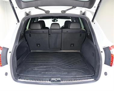 2014 Porsche Cayenne - Thumbnail