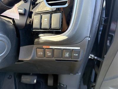 2015 Mitsubishi Outlander - Thumbnail