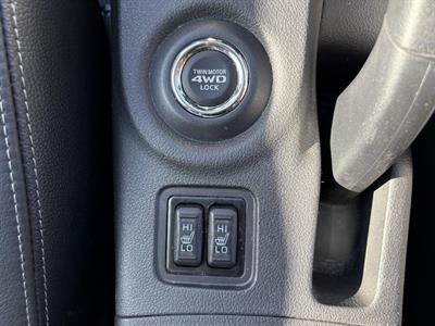 2015 Mitsubishi Outlander - Thumbnail