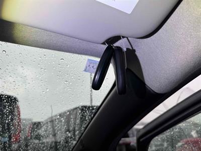 2018 Nissan Leaf - Thumbnail