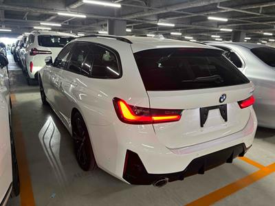 2023 BMW 320i - Thumbnail
