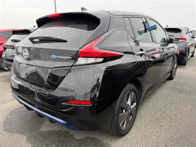 2022 Nissan Leaf - Thumbnail