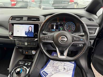 2022 Nissan Leaf - Thumbnail
