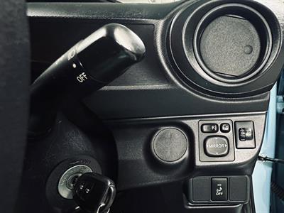 2012 Toyota Aqua - Thumbnail