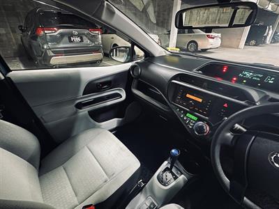 2012 Toyota Aqua - Thumbnail