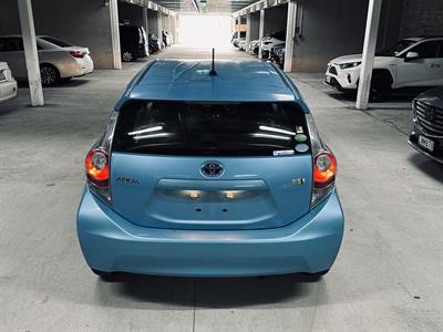 2012 Toyota Aqua - Thumbnail