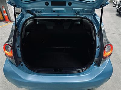 2012 Toyota Aqua - Thumbnail