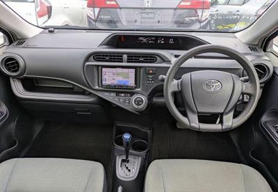 2015 Toyota Aqua - Thumbnail