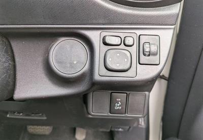 2015 Toyota Aqua - Thumbnail
