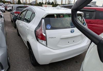 2015 Toyota Aqua - Thumbnail