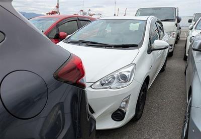 2015 Toyota Aqua - Thumbnail